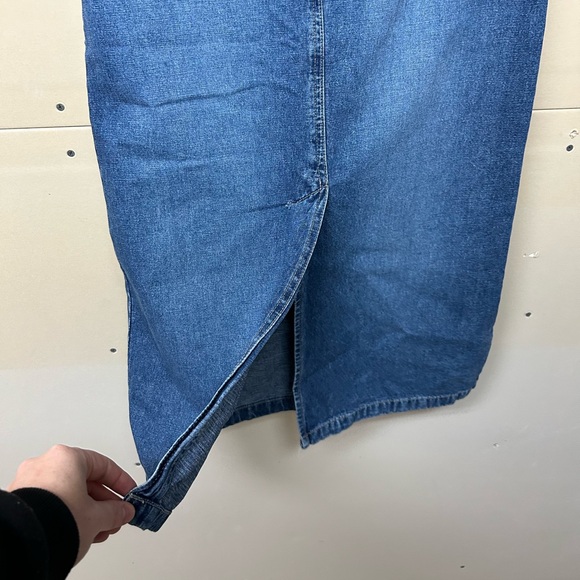 2/$30⚡️- SKIRT | Women’s Old Navy Jean skirt size 1 - Picture 5 of 6